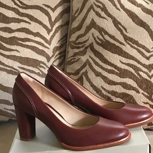 Ladies...Clarks heels...Size 7